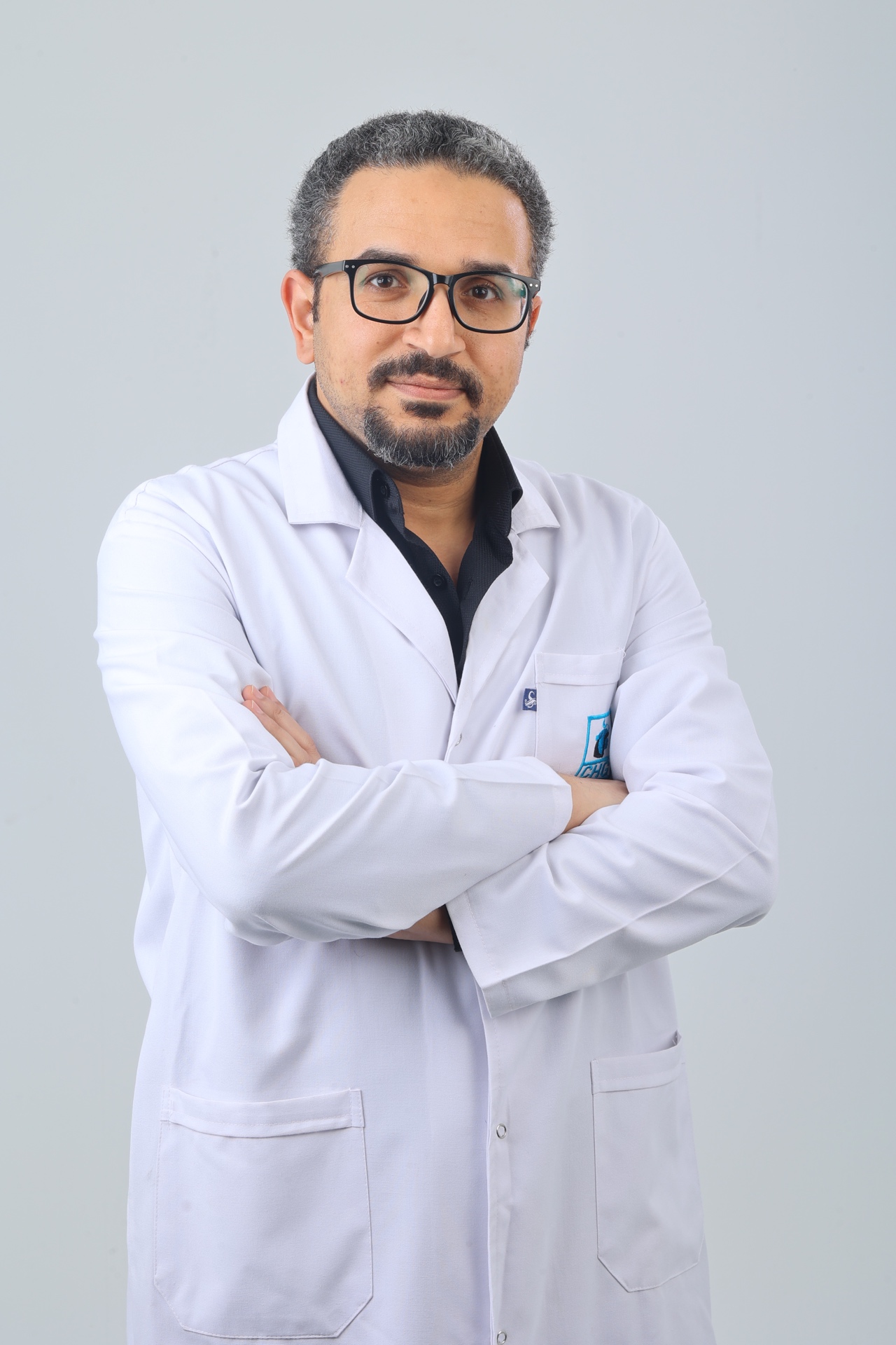 الدكتور محمد في العيادة